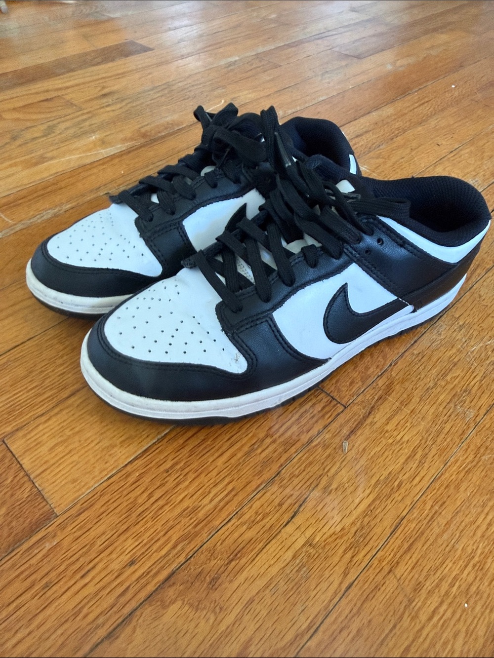 Women’s nike panda dunks sneakers size 5